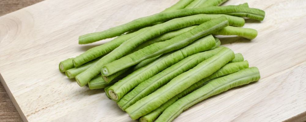 早上起来干呕或许是慢性咽炎，清晨症状需关注