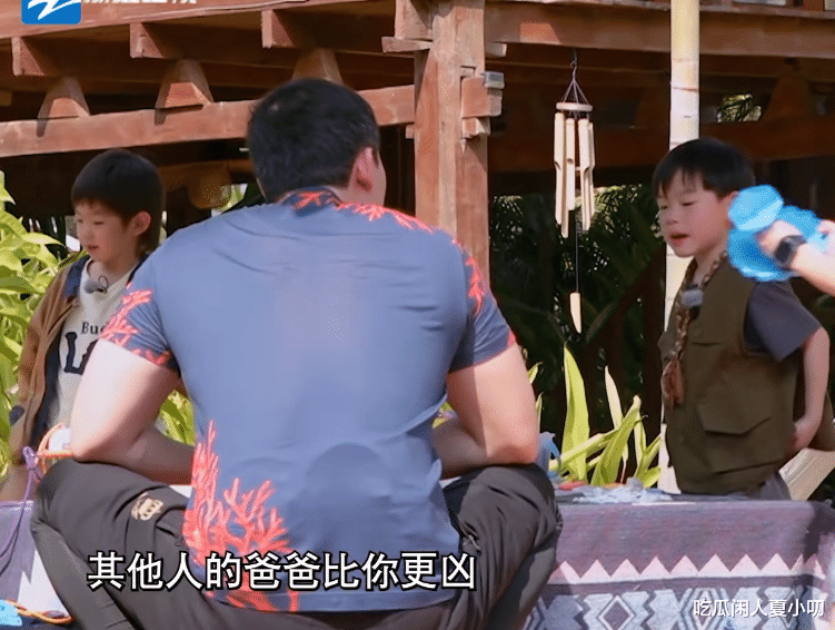 原创            边录边播综艺有多好笑？黄炎被贴脸, 蛐蛐背后捉弄, 笑点满满