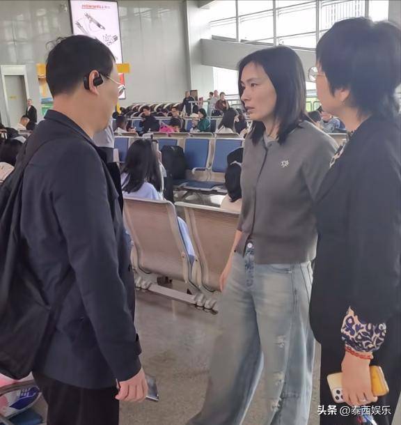 原创            瑾汐养家情况曝光！爷爷奶奶带大，两哥哥大学毕业，哥哥工作被爆