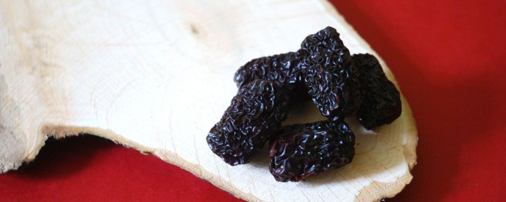 30 字左右符合 SEO 的新标题：黑枣与红枣的差异解析及对比