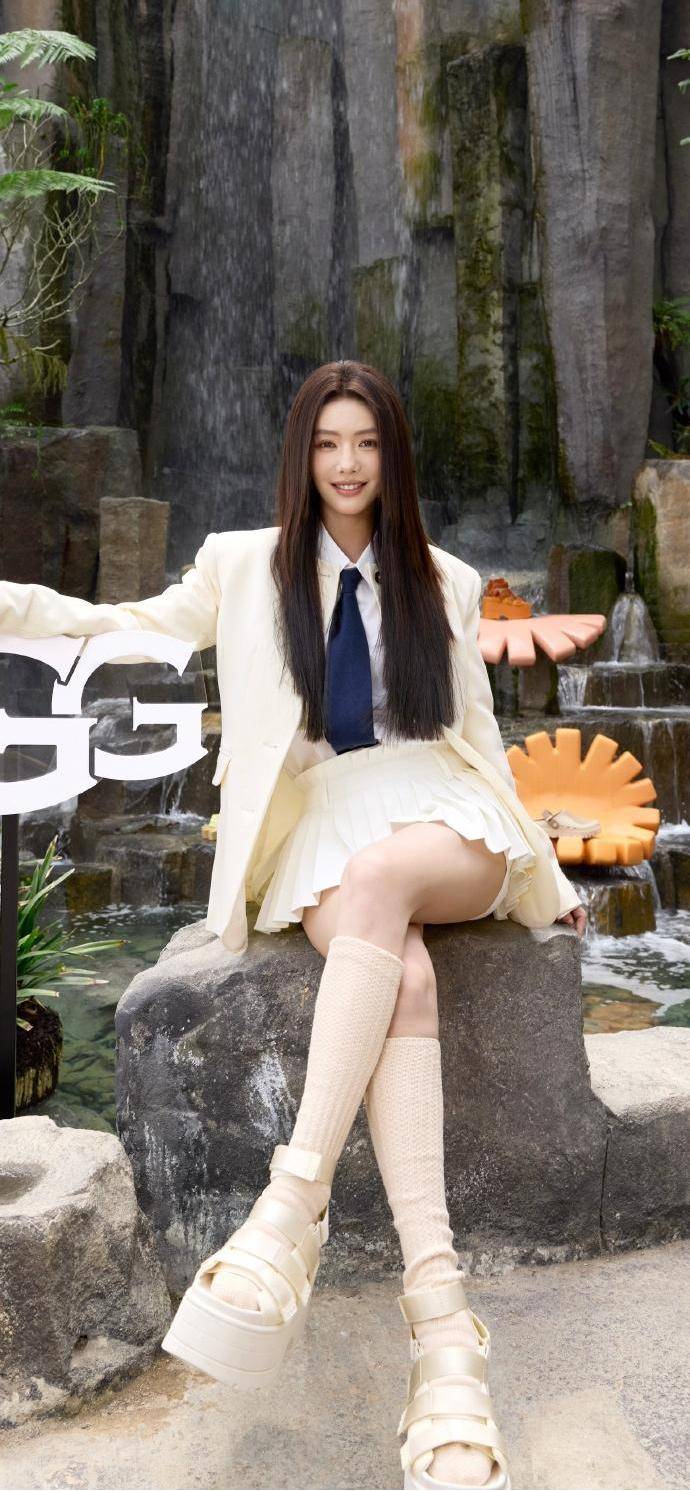 蔡文静的绝美男装