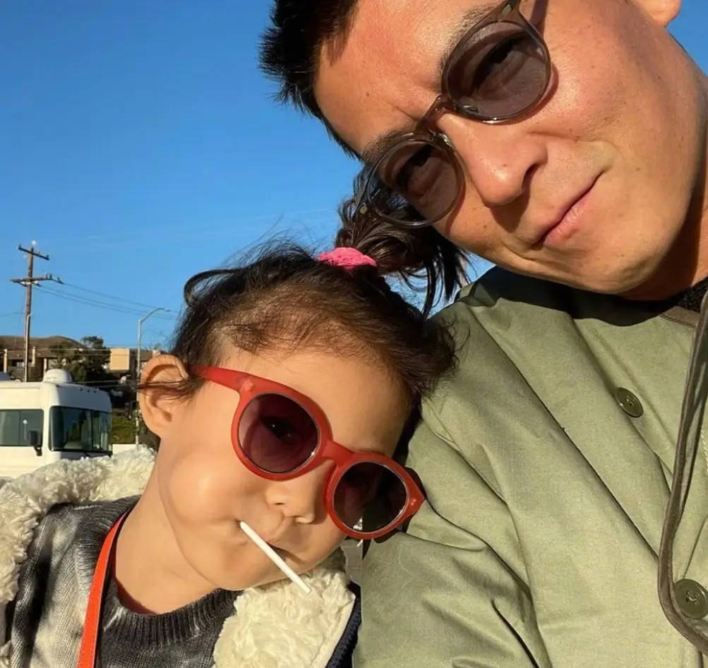 陈冠希说有女儿后好像一下变老了：如果需要你帮我换尿布，希望你在