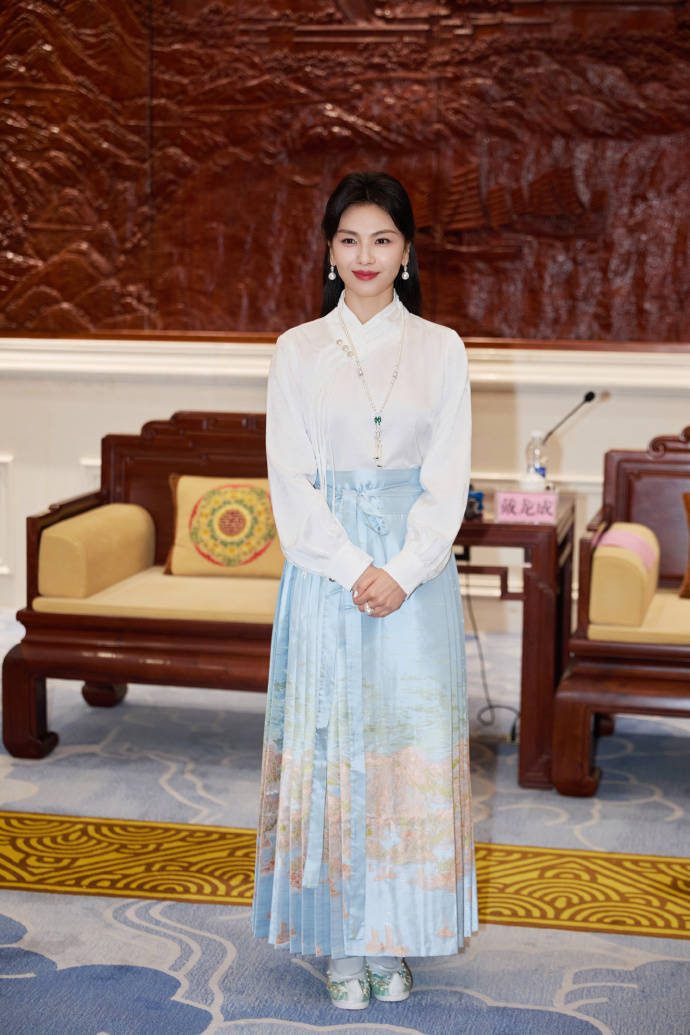 原创            从白蛇到妈祖，46岁的刘涛再次惊艳四众！