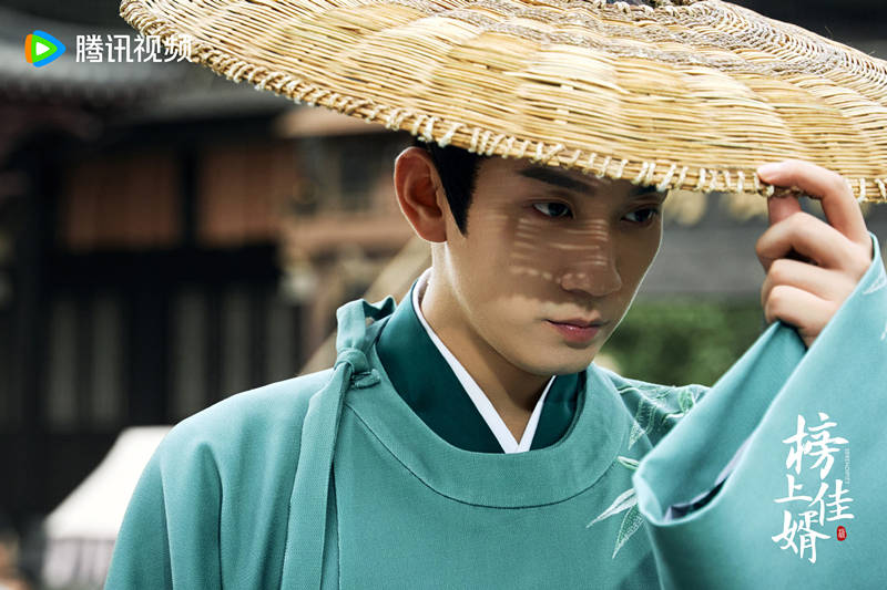 原创            《榜上佳婿》首播，服道化精致，故事虐心，王子奇卢昱晓演得也好