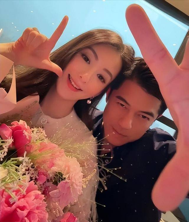 郭富城方媛结婚8周年甜蜜放闪！昔日"鞋子论"天王变宠妻狂魔