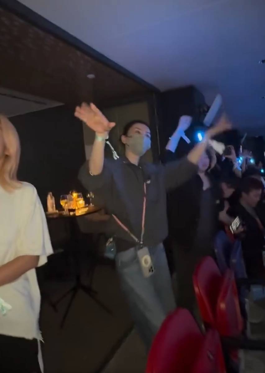是家人也在磕的CP！谢霆锋妹妹转发王菲看哥哥演唱会视频