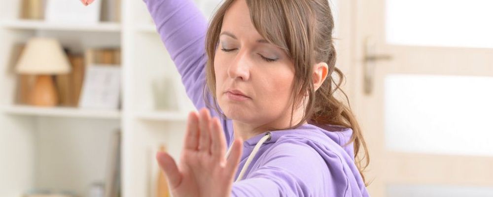 “太极拳强身健体，留意动作要领超重要”