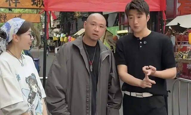 TVB“过气”艺人金刚宣布再就业，将摆摊卖鸡爪，多段感情均以分手告终