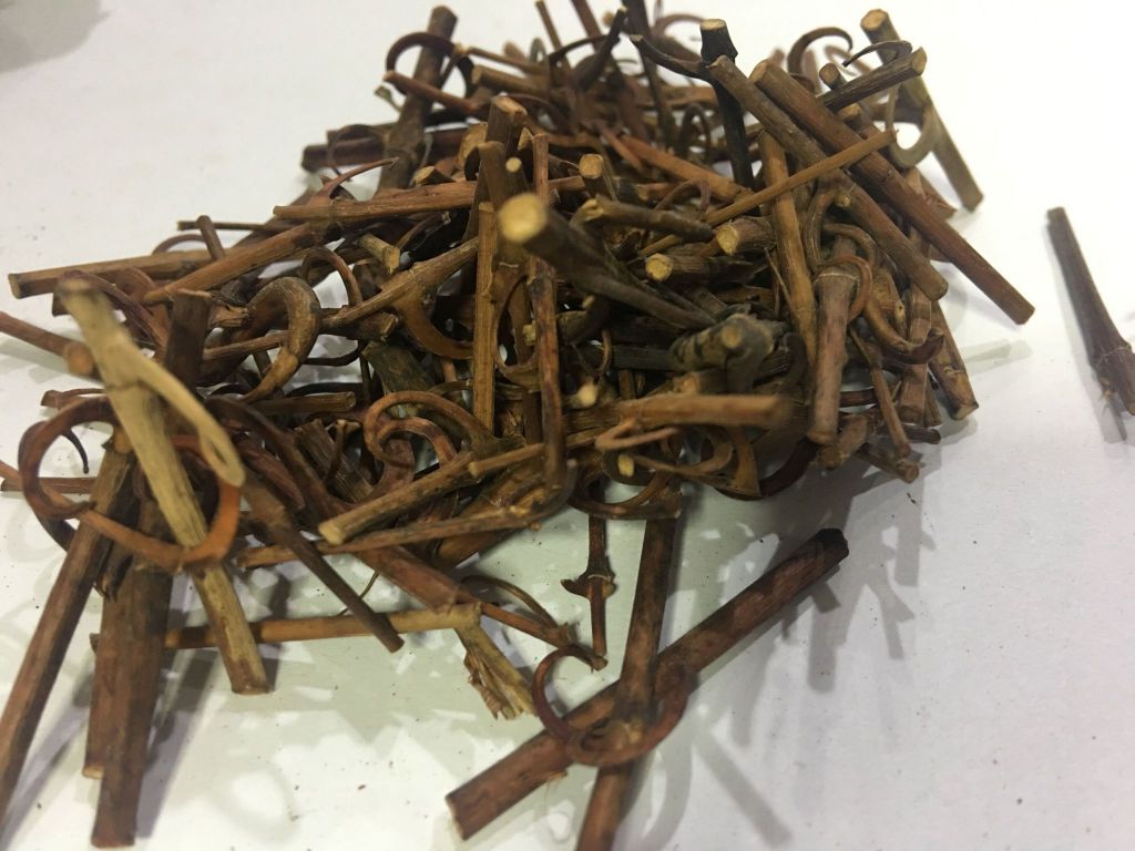 钩藤茶对新生儿的作用 钩藤茶对新生儿的作用 新生儿为什么要吃钩藤茶