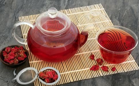 玫瑰花泡水喝有什么好处 玫瑰花泡水喝功效有哪些 玫瑰花泡水喝要注意什么