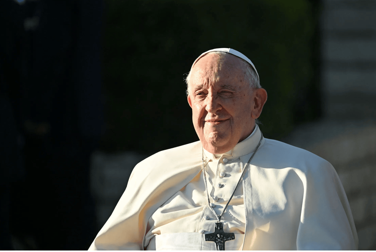 特朗普发文：将与梅拉尼娅一同前往参加罗马教皇方济各葬礼