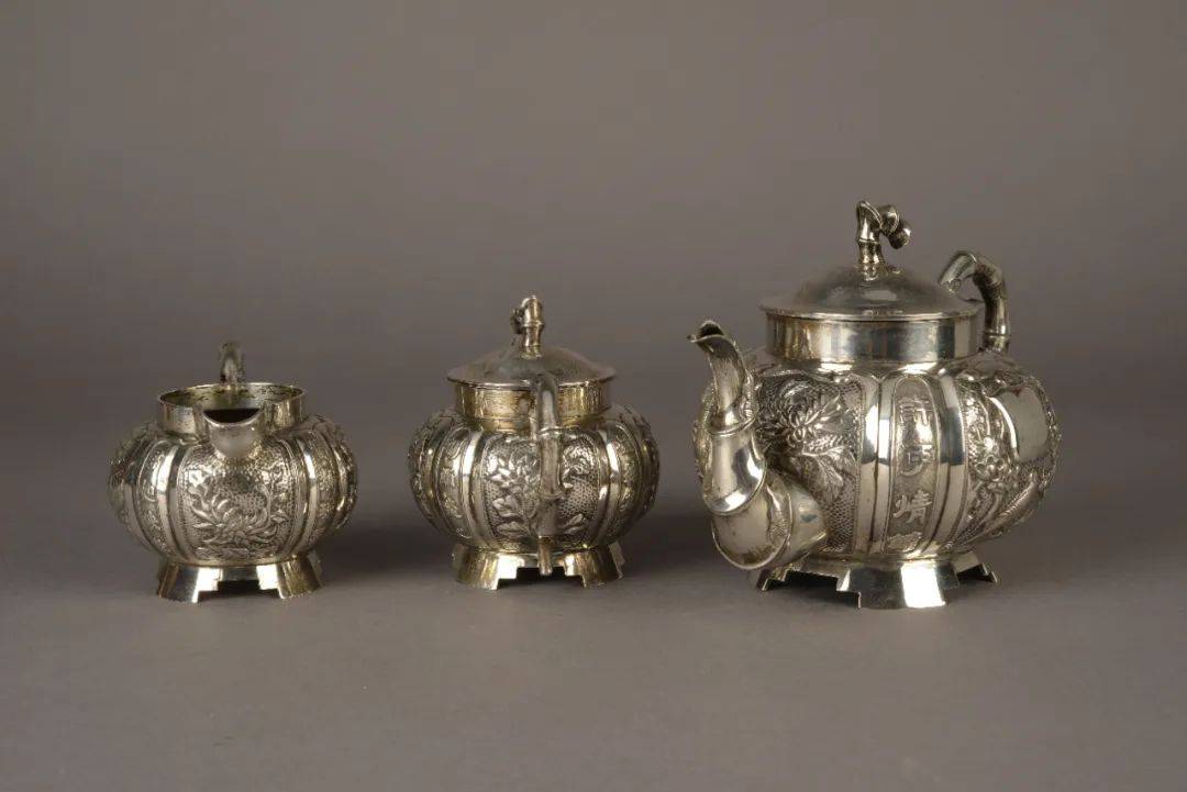 39、银錾喜上眉梢山水人物诗文图竹节茶具