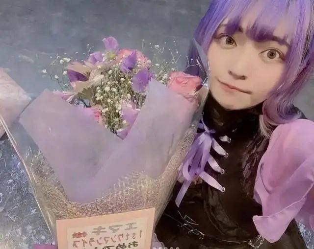 25岁女歌手抢救无效离世！前一天还在演出