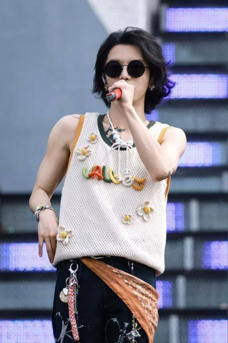 华晨宇三天演出超15个小时 演唱100多首歌曲