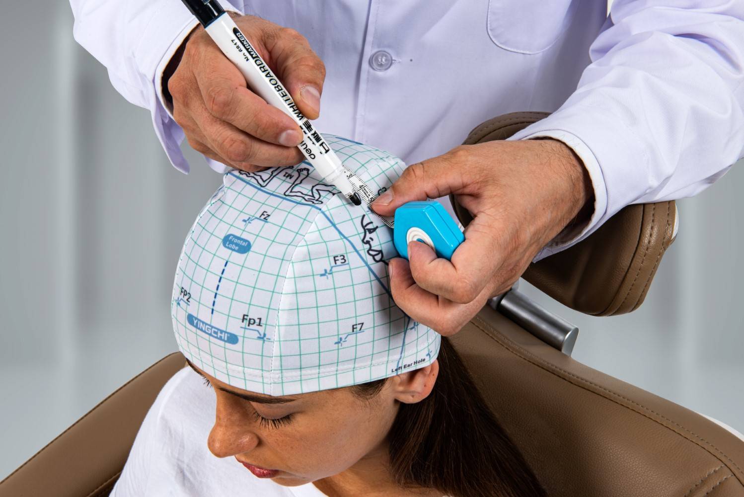 经颅磁刺激仪：非侵入性脑疾病治疗新选择