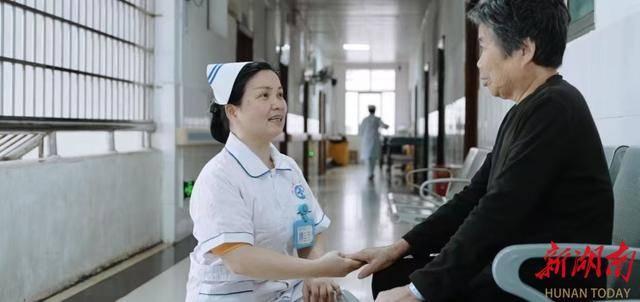 黎明前的“小提灯”——记祁东县人民医院肿瘤科护士长黄黎明