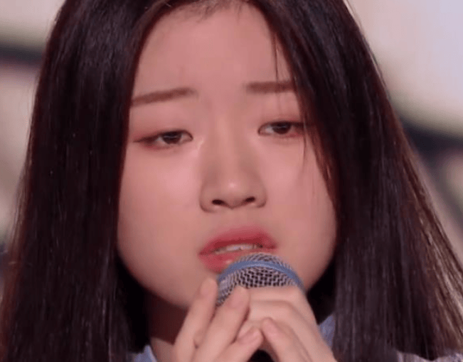 原创            单依纯再夺第一后发文