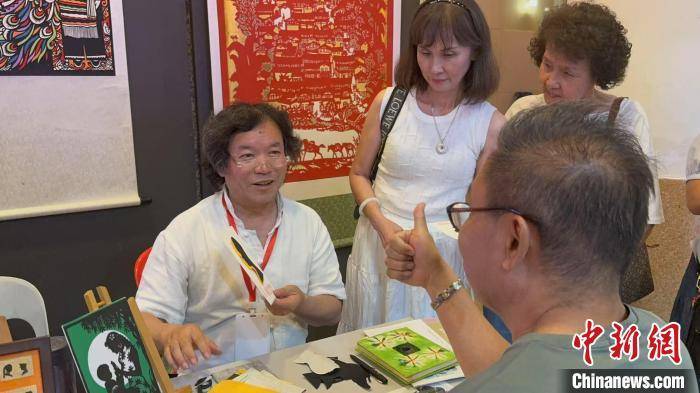 云南剪纸艺术展在吉隆坡举行