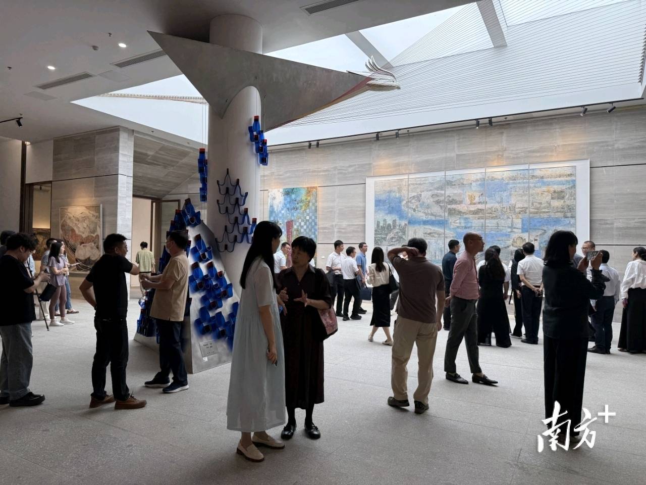 广州画院举办湾区艺术家城市记忆主题创作读本展