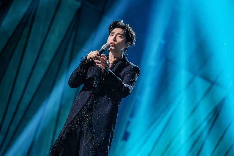 《歌手2025》马嘉祺成功揭榜，单依纯蝉联周冠军，林志炫遭淘汰