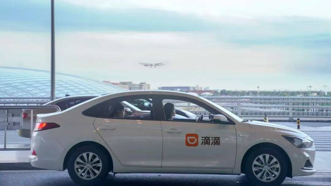 西安一市民坐网约车从机场去市区被收双倍高速费，业内人士：行业太卷，今年收费较普遍