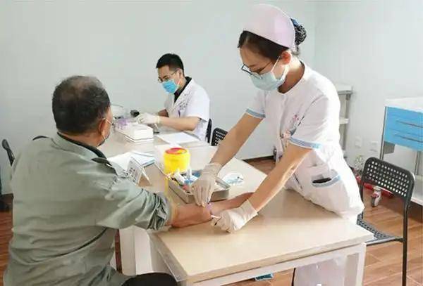 医生警告：一旦查出胆固醇高，4个习惯要改掉，否则危害不可估量