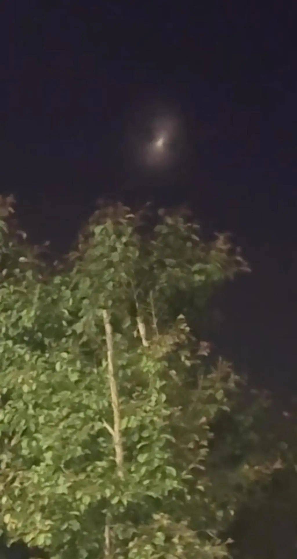 新疆多地出现不明飞行物，气象局回应