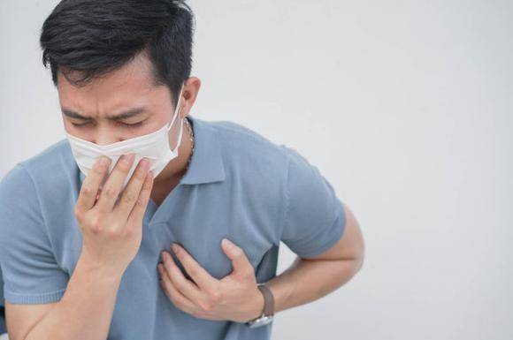 不吸烟也能得肺癌？医生忠告：除了饮食，这4点也得警惕