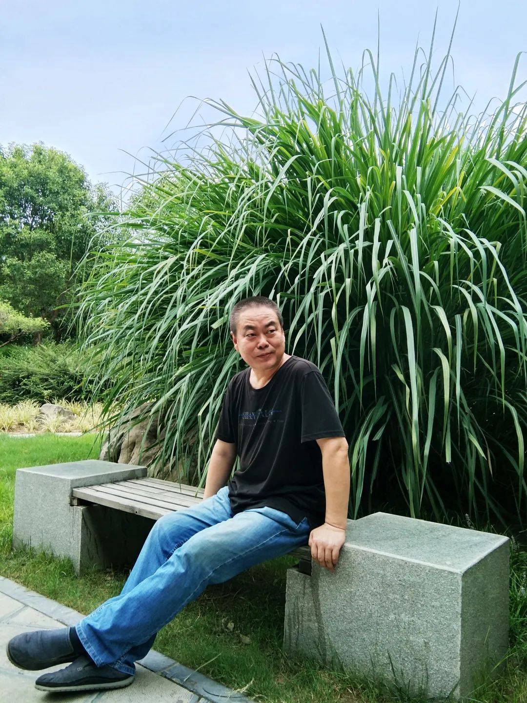 韩和平作品十七评：艺术价值与收藏潜力解读