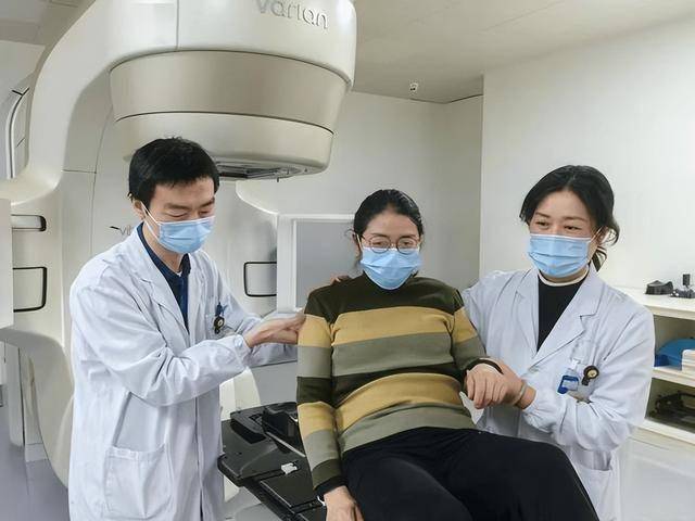 淋巴癌很“狡猾”！医生提醒：身体出现5症状，提高警惕勿大意