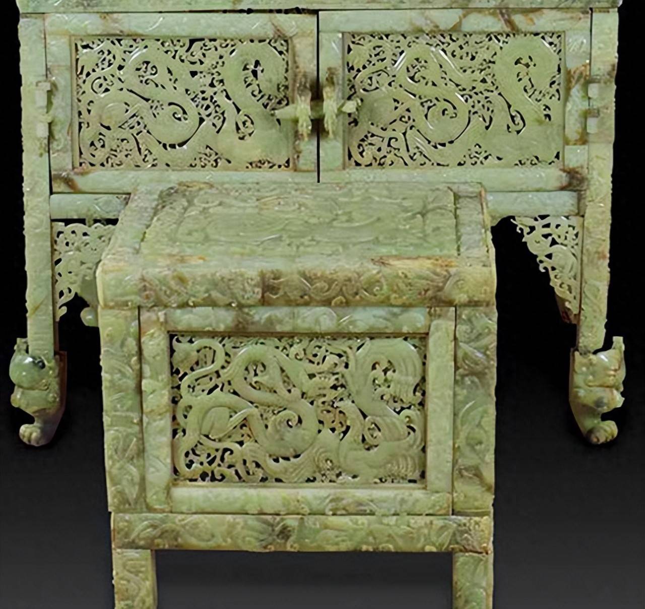 古玩界水多深？11年汉代玉凳拍卖2.2亿元，专家：汉朝哪来的凳子