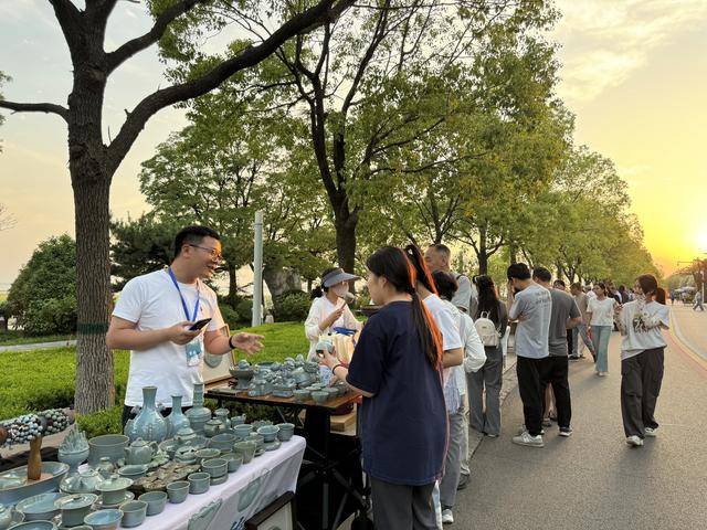 点燃夏日经济新气象！“汝瓷集”平顶山陶瓷青创市集开市