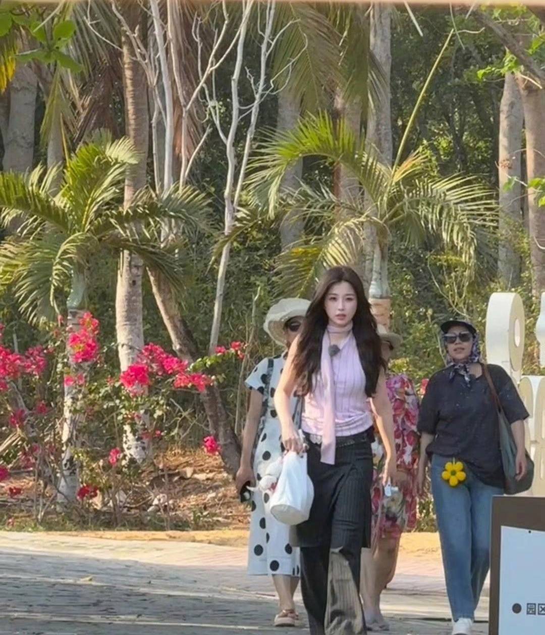 原创            虞书欣加盟《是女儿是妈妈2》，这场母女综艺有点看头！