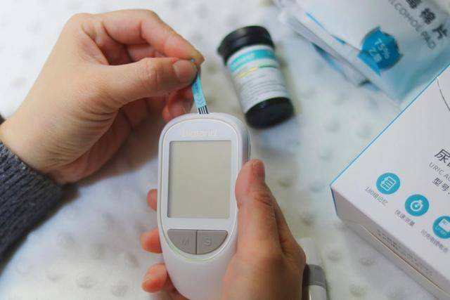 尿酸高，先稳住饮食！医生：若尿酸高于这个数值，多吃这5物