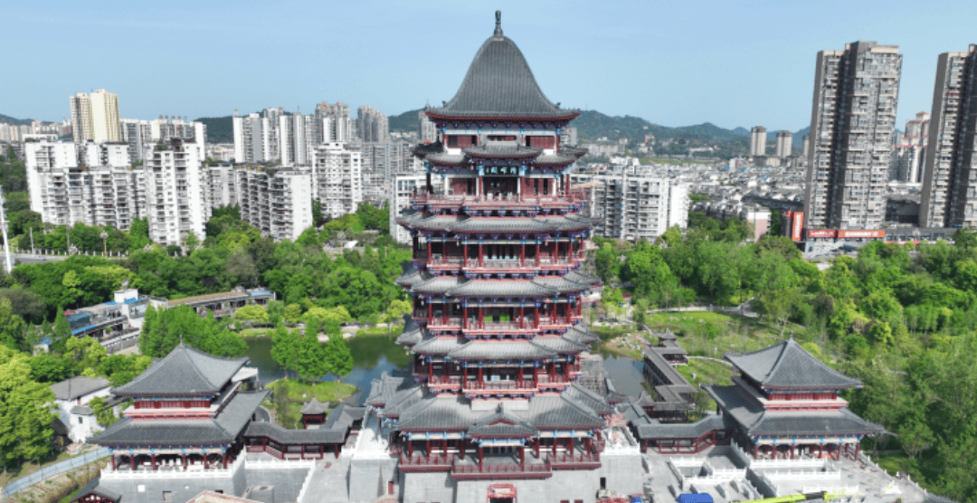 天津艺术家四川南充采风 30余幅画作传扬巴蜀文化