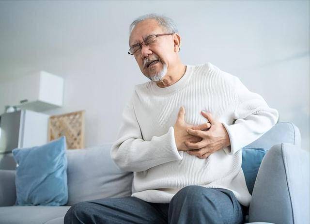 提醒：心肌炎“忌食榜”来了！肥肉排在第4位，前3很多人都爱吃