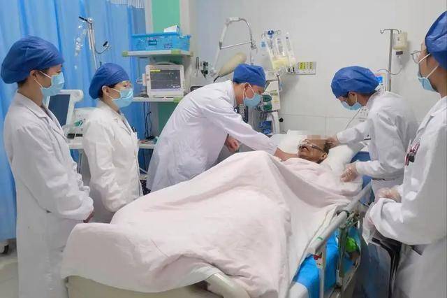 66岁男子晨练猝死，医生警告：每天早起锻炼，千万别犯这3个错误