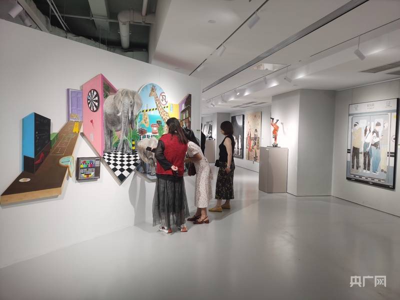 青春笔触绘就城市之美 首届河北艺术高校毕业作品联展开幕