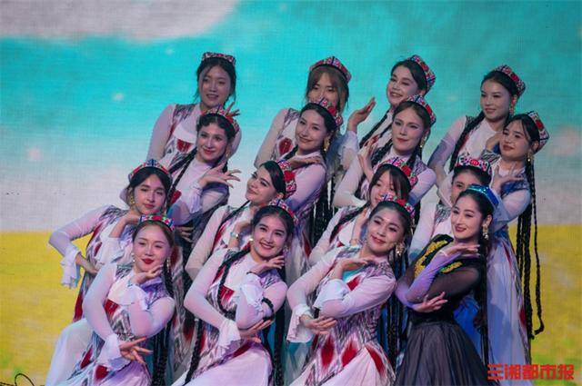 以艺术为媒，吐鲁番青年学生赴湖南大众传媒职院开展交流活动