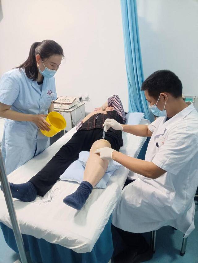 “爱心传递、健康相伴”——衡阳市第一人民医院义诊南岳行