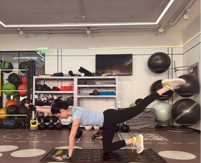 姚晨这一身腱子肉也太棒了吧！自律的人就是不一样。