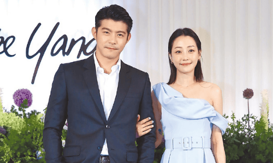 谢欣颖回应晒钻戒照 否认与王柏杰分手