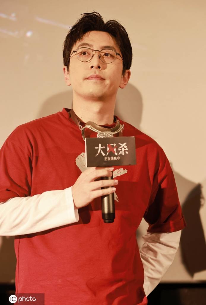 白客出席电影《大风杀》武汉路演