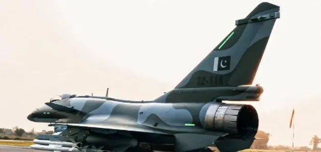 原创            巴五大基地凌晨被炸，红旗导弹拦截失败！印度背后有高人指点？