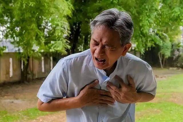 为什么有的人突然心梗？医生提醒：这4种习惯，是“堵心”的元凶