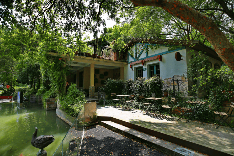 莘庄工业区里的“插画小镇”，将艺术和花园景观融为一体