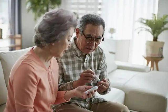 越来越多的人糖尿病去世！医生含泪苦劝：这3件事，再爱也要戒掉
