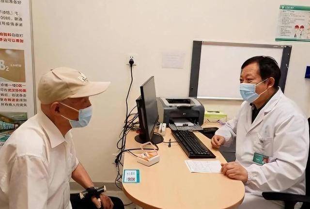 为啥60岁后的人易患前列腺癌？医生说出真相，建议男性朋友多了解