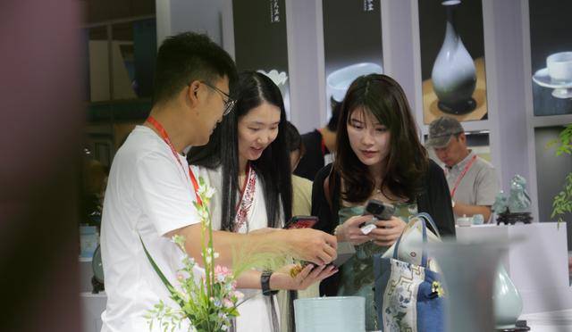 传统工艺绽光彩！平顶山陶瓷亮相福州中国工艺美术博览会