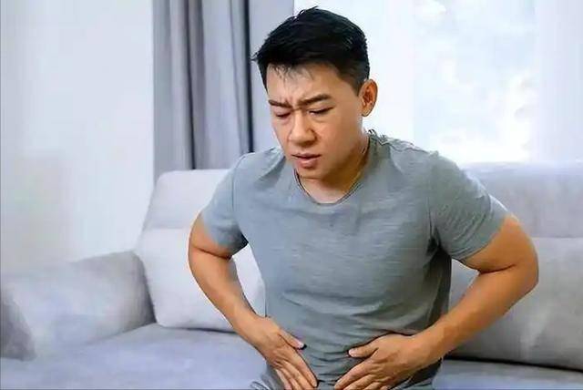 仅四个月就肝衰了？医生告诫：出现这4个警报立即就医，危及性命